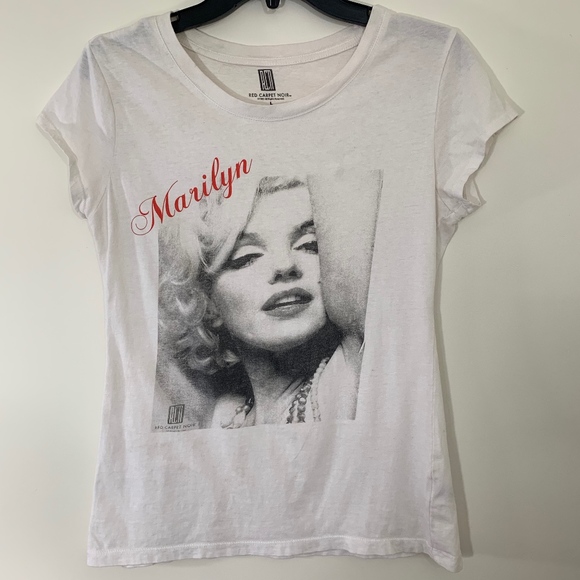 Red Carpet Noir Tops - 🌻3/$10 Sale🌻Marilyn Monroe Graphic Tee; L